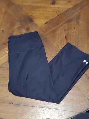 Under Armour Black Capri Leggings